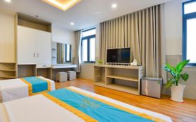 Love Hotel Airport